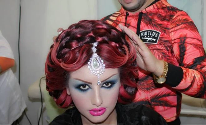 erreurs-coiffure-catastrophes-capillaires-algerie-chignon-red