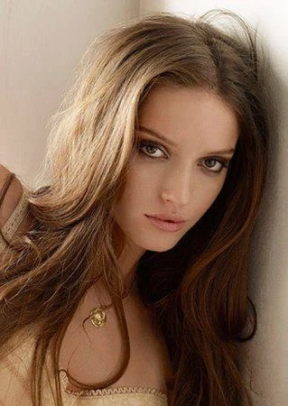 mannequins-femme-algerie-2014-amina-kadur