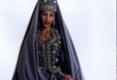 Costumes de cérémonie : Mona Abdelatif illumine Alger de ses créations patrimoniales