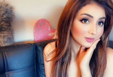 Souhila Ben Lachhab ose la lumière : une nouvelle coiffure pour un nouveau départ