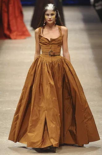 Beige glacé, cuivré, doré, foncé ... c'est chic