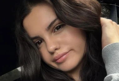 Lynda Merdji : Le Sosie Algéro-Italien de Selena Gomez qui Enflamme la Toile