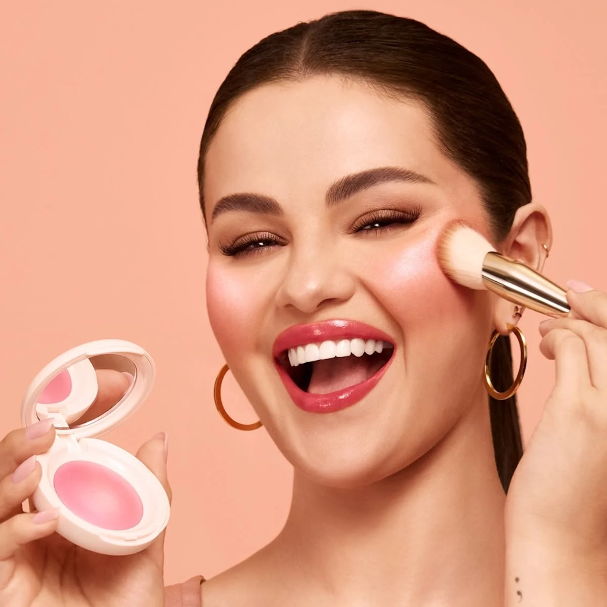 blush-touche-finale-maquillage-teint-bonne-mine-carnation-pommettes