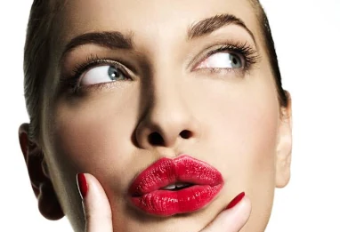 Rouge à lèvres : les secrets d'une application experte pour un sourire irrésistible

