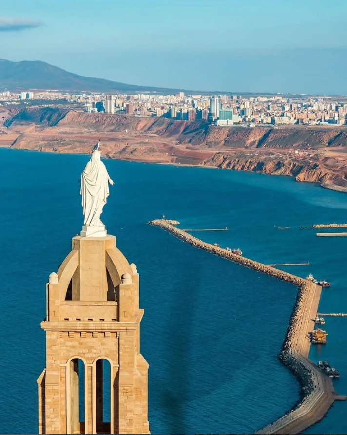 oran-7-lieux-mythiques-new-york-times-2026-santa-cruz