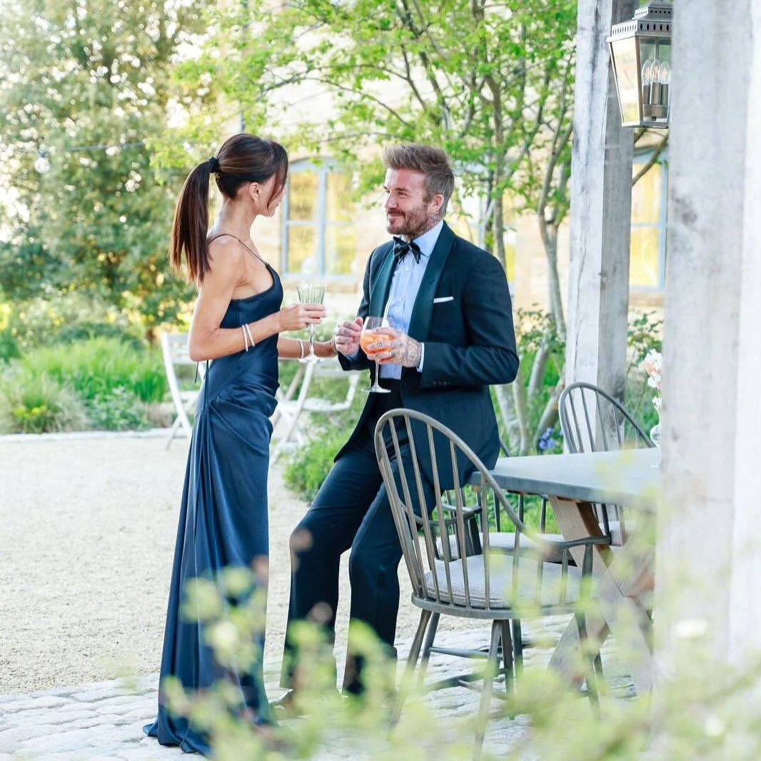 L'Affaire Beckham : Quand le mariage devient l'acte de naissance de l'adulte (et le deuil de l'emprise parentale)