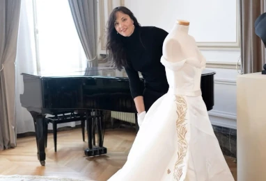 Sur sa robe de mariée, elle a brodé un bout d'Algérie : le geste discret mais puissant de la princesse Yasmine de Murat