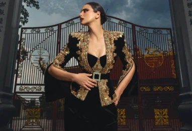 Qui est Ayaness Couture, la styliste derrière la Tasdira impériale de Mounia Benfeghoul ?