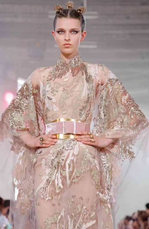 elie-saab-carriere-createur-libanais-haute-couture_post
