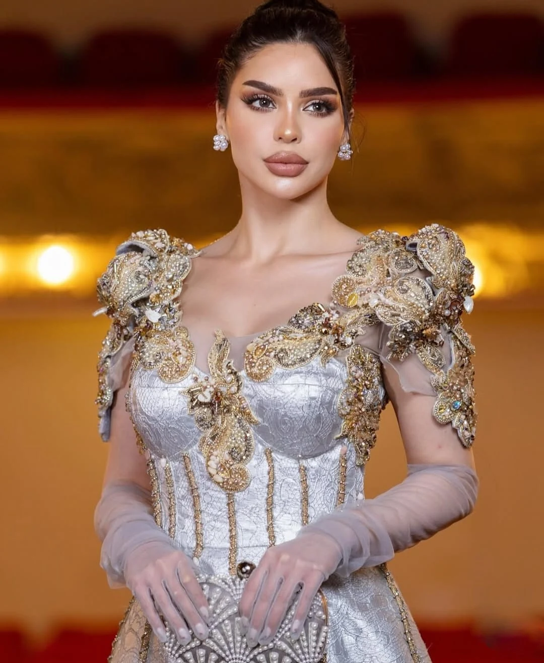 oran-fashion-week-2025-un-defile-memorable-dedie-a-la-blousa-wahrania