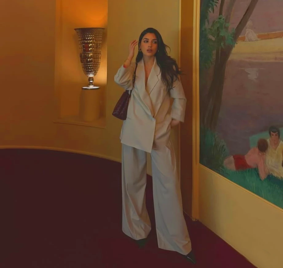 look-du-jour-romi-allata-tailleur-oversize-elegance-sans-effort