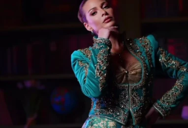 Pamela El Kik en karakou se confit à Farah Yasmine en prime time sur Chourouk TV