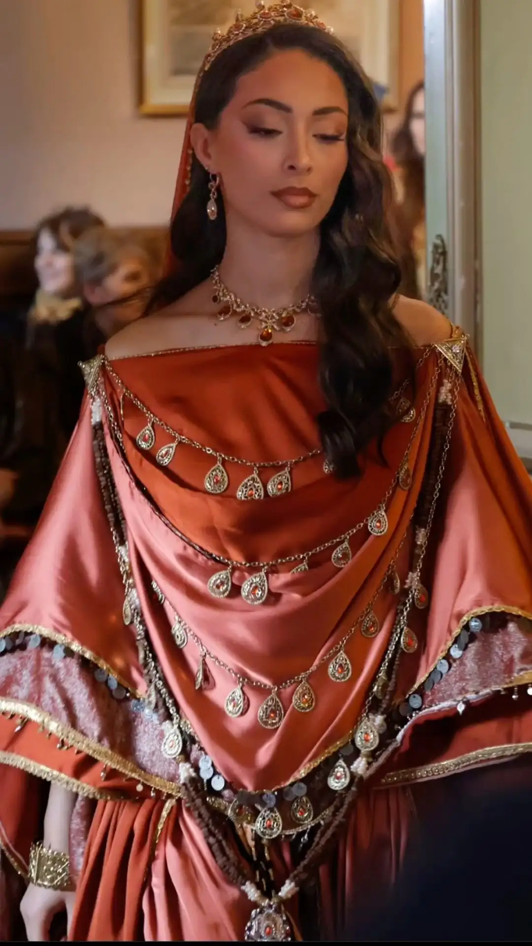 mlahfa-chaouia-tenue-grecque-similitudes-historiques3