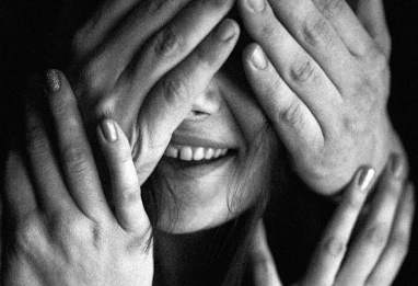 Il me ment ou je me fais des films ? Les signes qui trahissent (souvent) un homme menteur