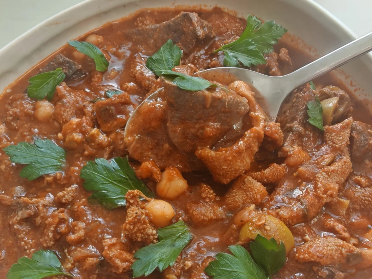 Douwara mchermla (tripes et poumon en ragoût)