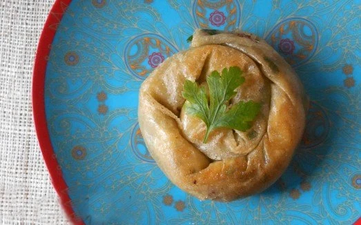 Mini-mhancha salée à la viande et au persil plat
