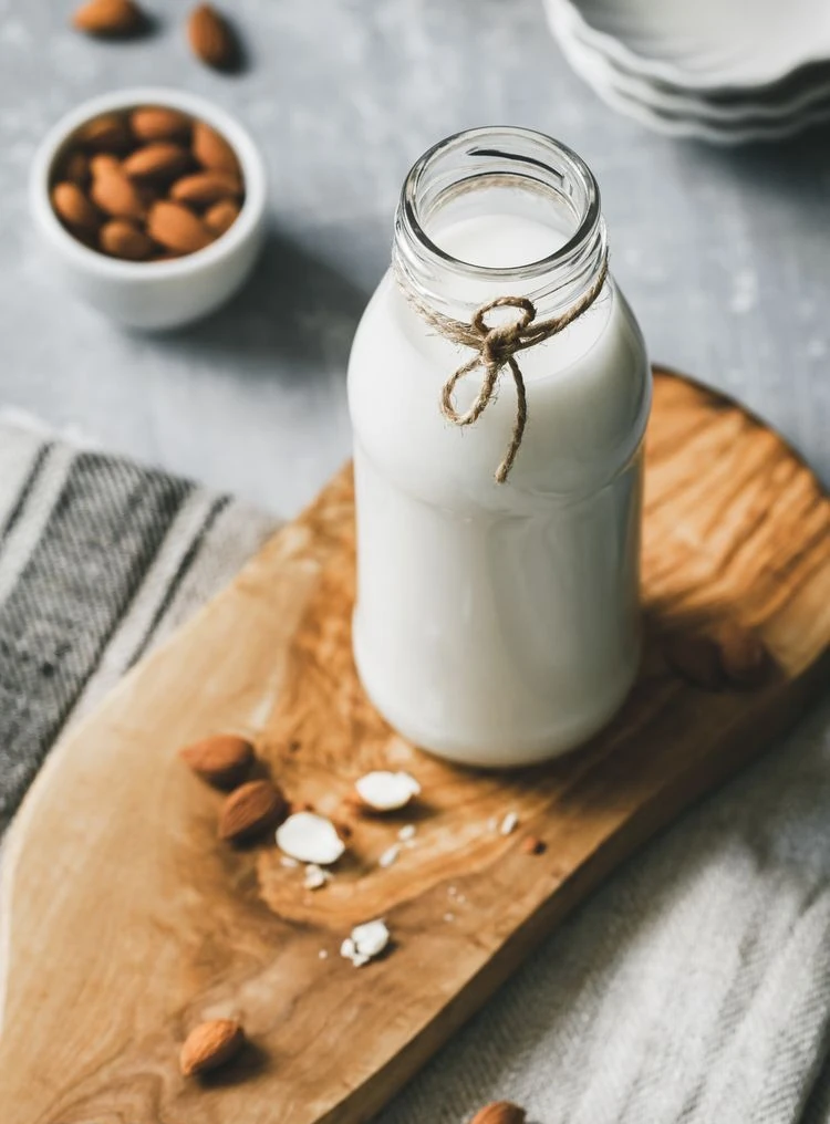lait-amande-industriel-vs-maison