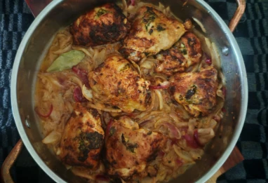 Poulet Yassa sénégalais au nokoss : mariné, grillé et mijoté