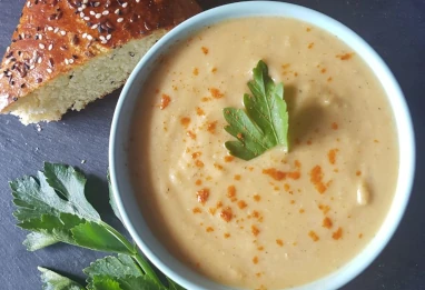 Soupe de lentilles corail à la crème de poulet façon turque