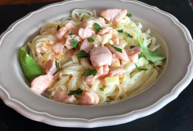 Tagliatelles crémeuses aux pavés de saumon frais
