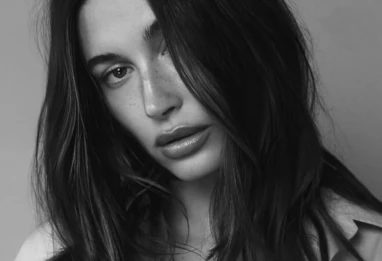 Hailey Bieber, le glow-up d’une girl next door devenue queen de la beauté